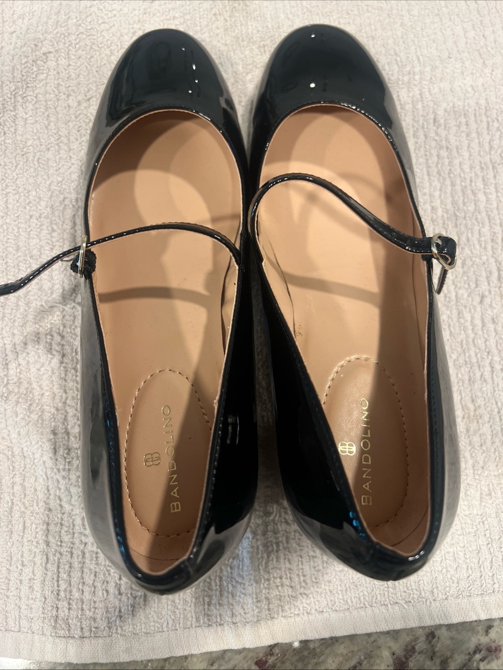 Bandolino Black Patent Mary Jane Ballet pump heels